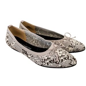 *CLEARANCE* Vince Camuto 9.5M Black & White Mesh Flats